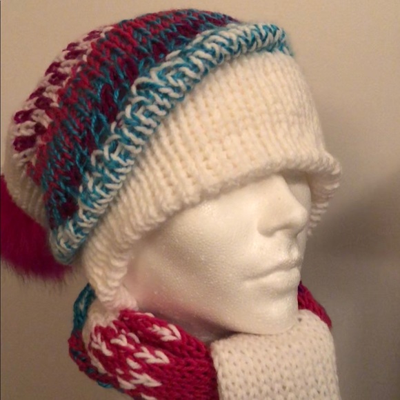 Winter very thick Hat , glove, & Scarf. - Picture 3 of 8